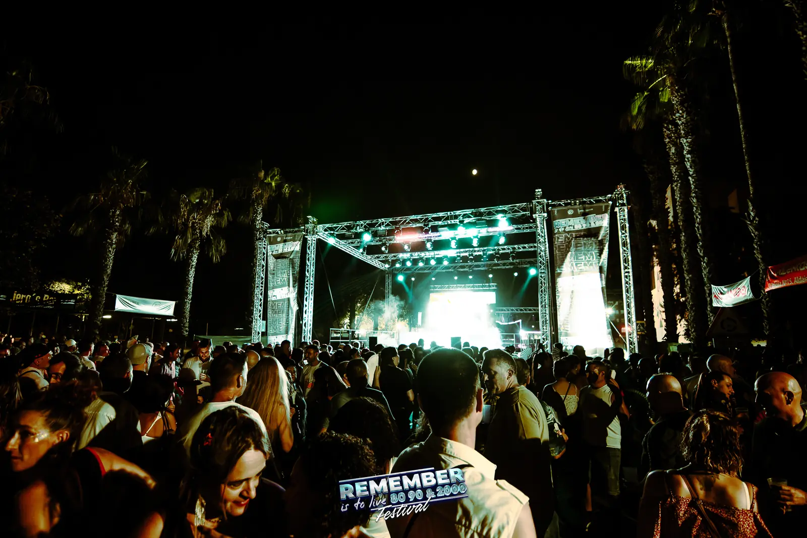 Escenario de Remember is to Live en las fiestas de Aldaia 2026