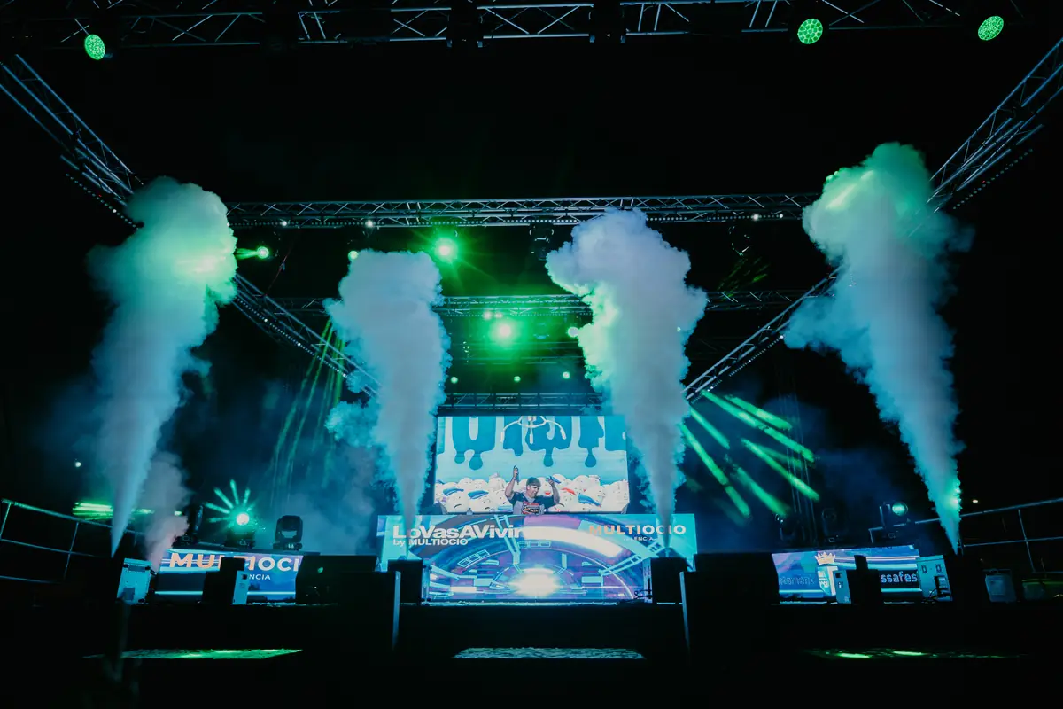 Chorros de CO2 en el escenario · Fiestas de Almussafes 2026