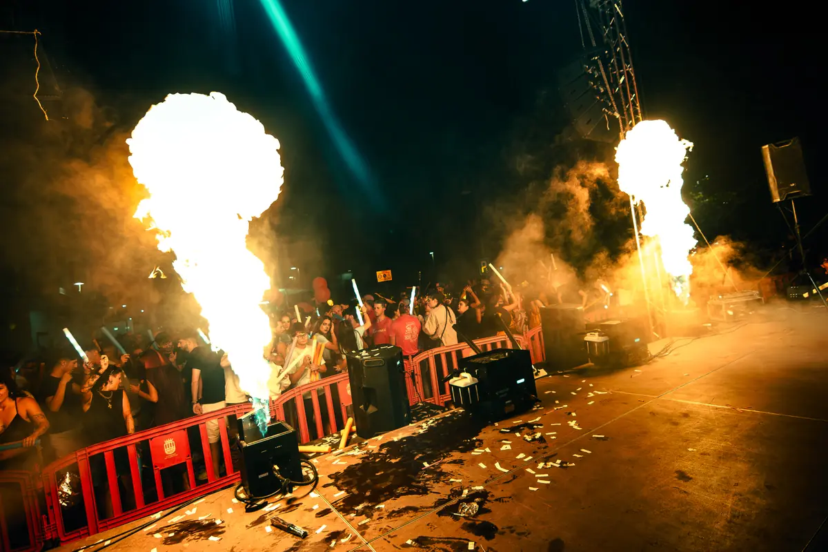 Efectos de fuego · Setmana de Danses de Guadassuar 2026